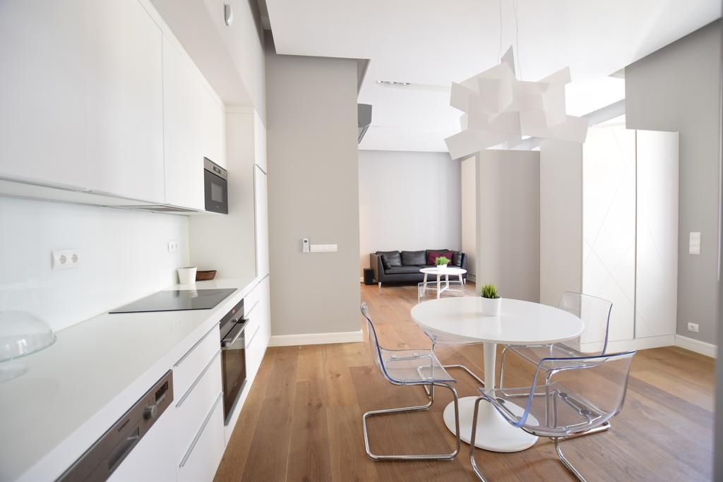 Luxury Apartment By Hi5 - Szervita Suite Будапеща Екстериор снимка