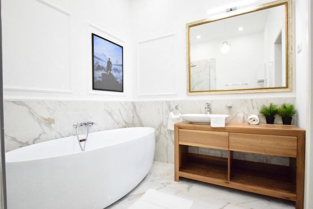 Luxury Apartment By Hi5 - Szervita Suite Будапеща Екстериор снимка