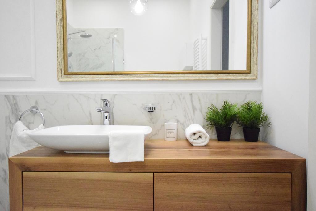Luxury Apartment By Hi5 - Szervita Suite Будапеща Екстериор снимка