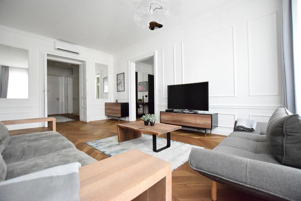 Luxury Apartment By Hi5 - Szervita Suite Будапеща Екстериор снимка