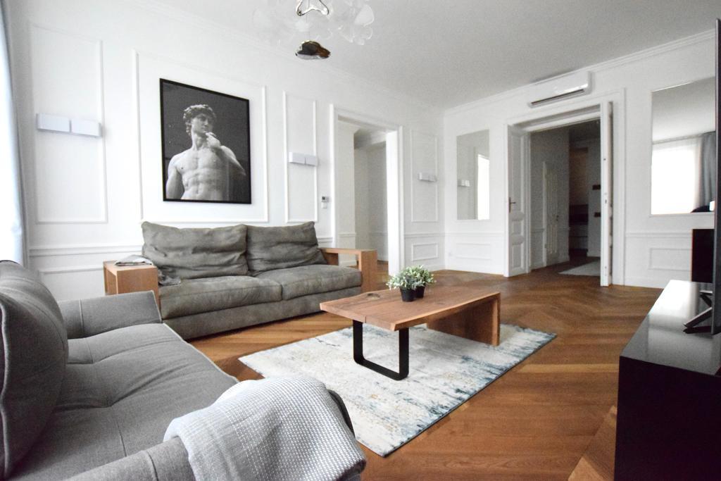 Luxury Apartment By Hi5 - Szervita Suite Будапеща Екстериор снимка