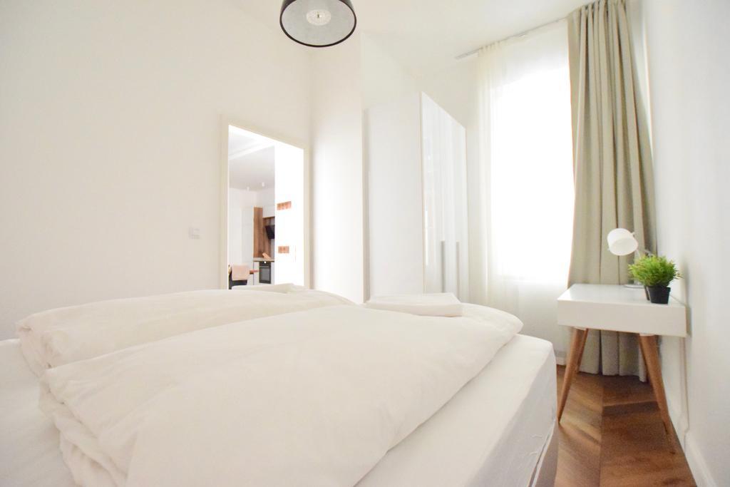 Luxury Apartment By Hi5 - Szervita Suite Будапеща Екстериор снимка